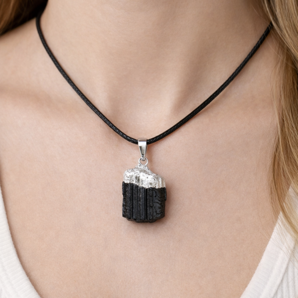 Collar Turmalina Negra Natural – Protección Energética